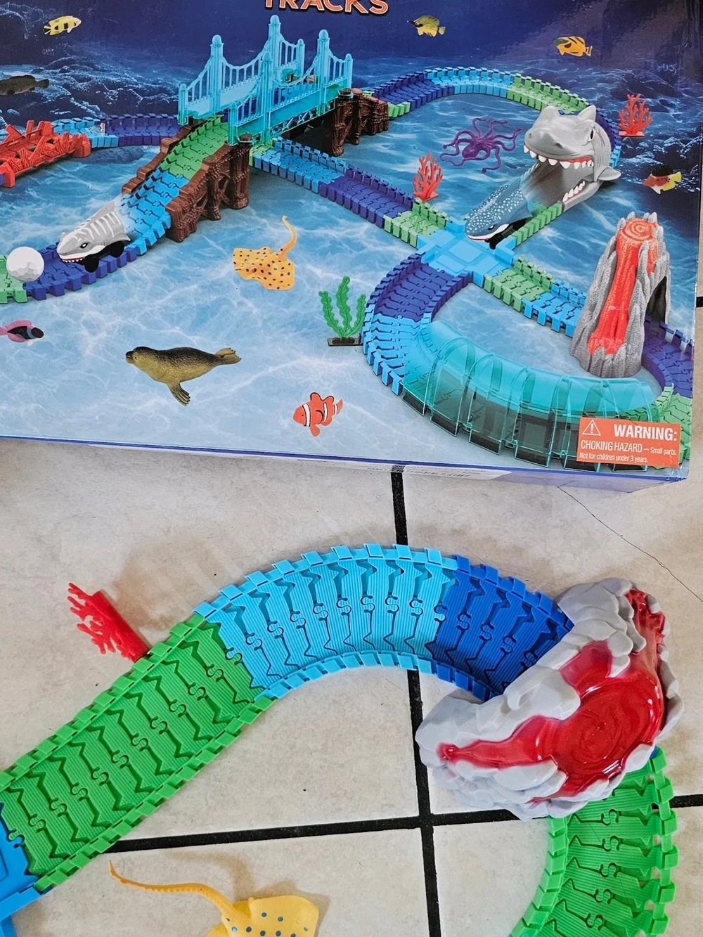 Flexible Blue & Green Race Track Glow In The Dark Playset for Kids